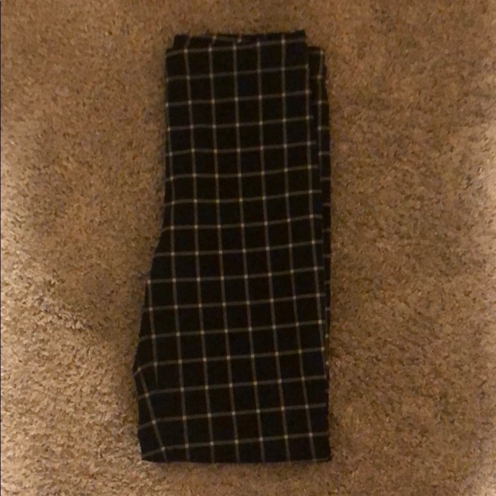 PacSun women black and white pants